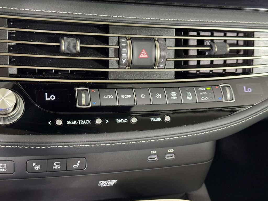 Used 2024 Lexus LS 500 AWD w/ Interior Upgrade Package image 28