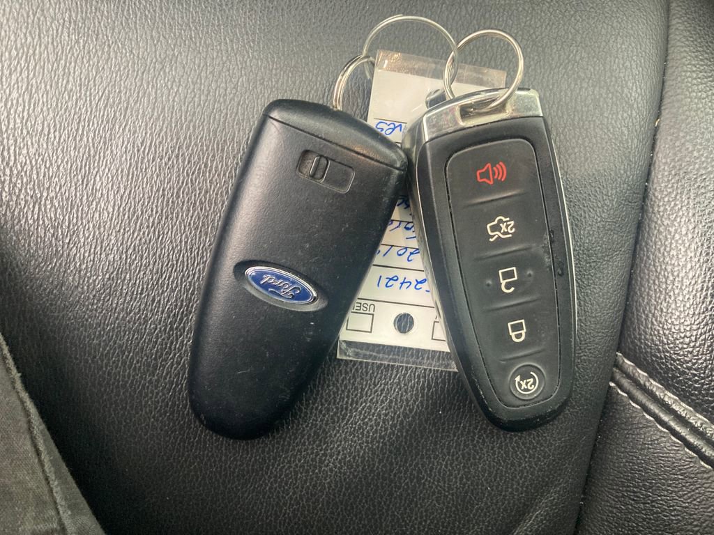 Used 2019 Ford Escape Titanium image 33