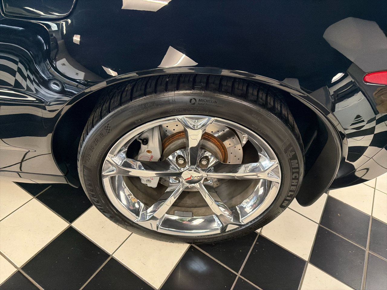 Used 2010 Chevrolet Corvette Grand Sport w/ Preferred Equipment Group image 11