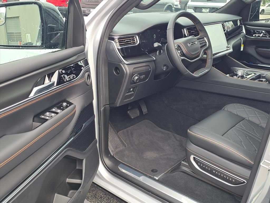 New 2026 Jeep Grand Wagoneer Summit AWD/4WD image 4