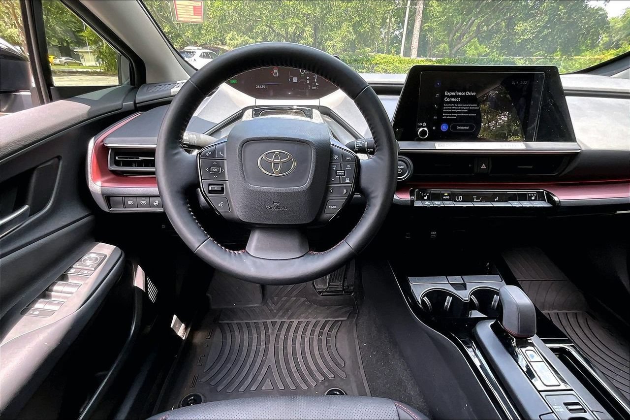 Used 2024 Toyota Prius Prime FWD image 8