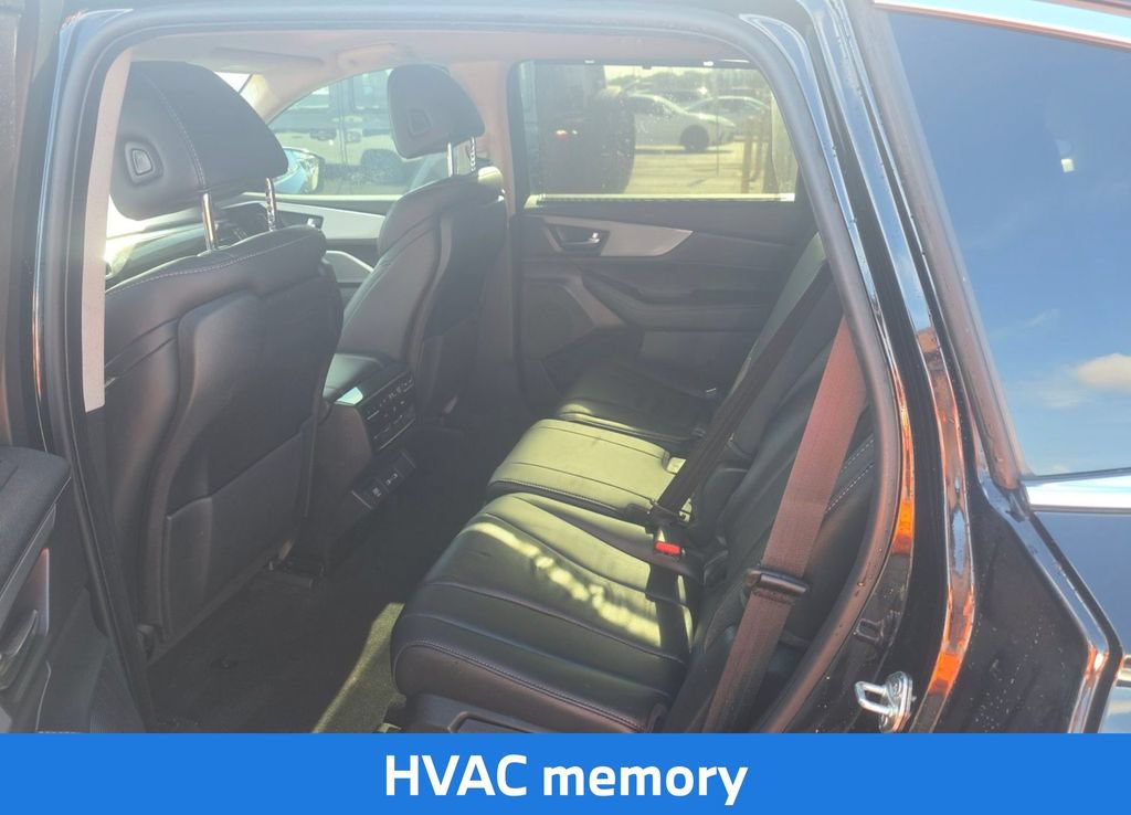 Used 2024 Acura MDX w/ Technology Package FWD image 12