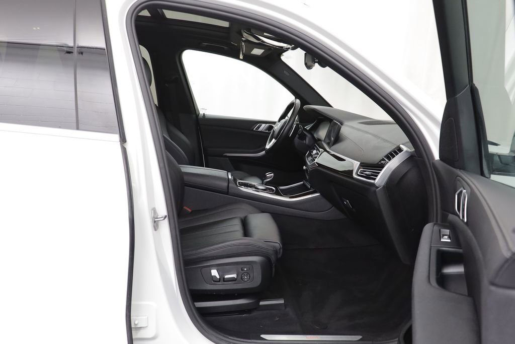 Used 2020 BMW X5 xDrive40i w/ Convenience Package image 18