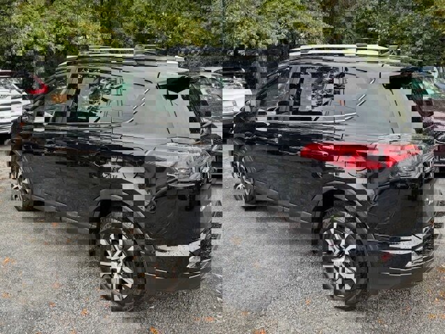 Used 2017 Toyota RAV4 LE image 2