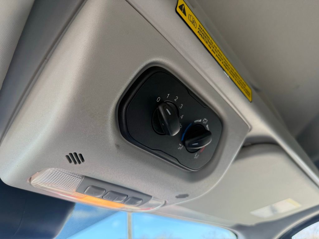 Used 2019 Ford Transit 350 XL image 18