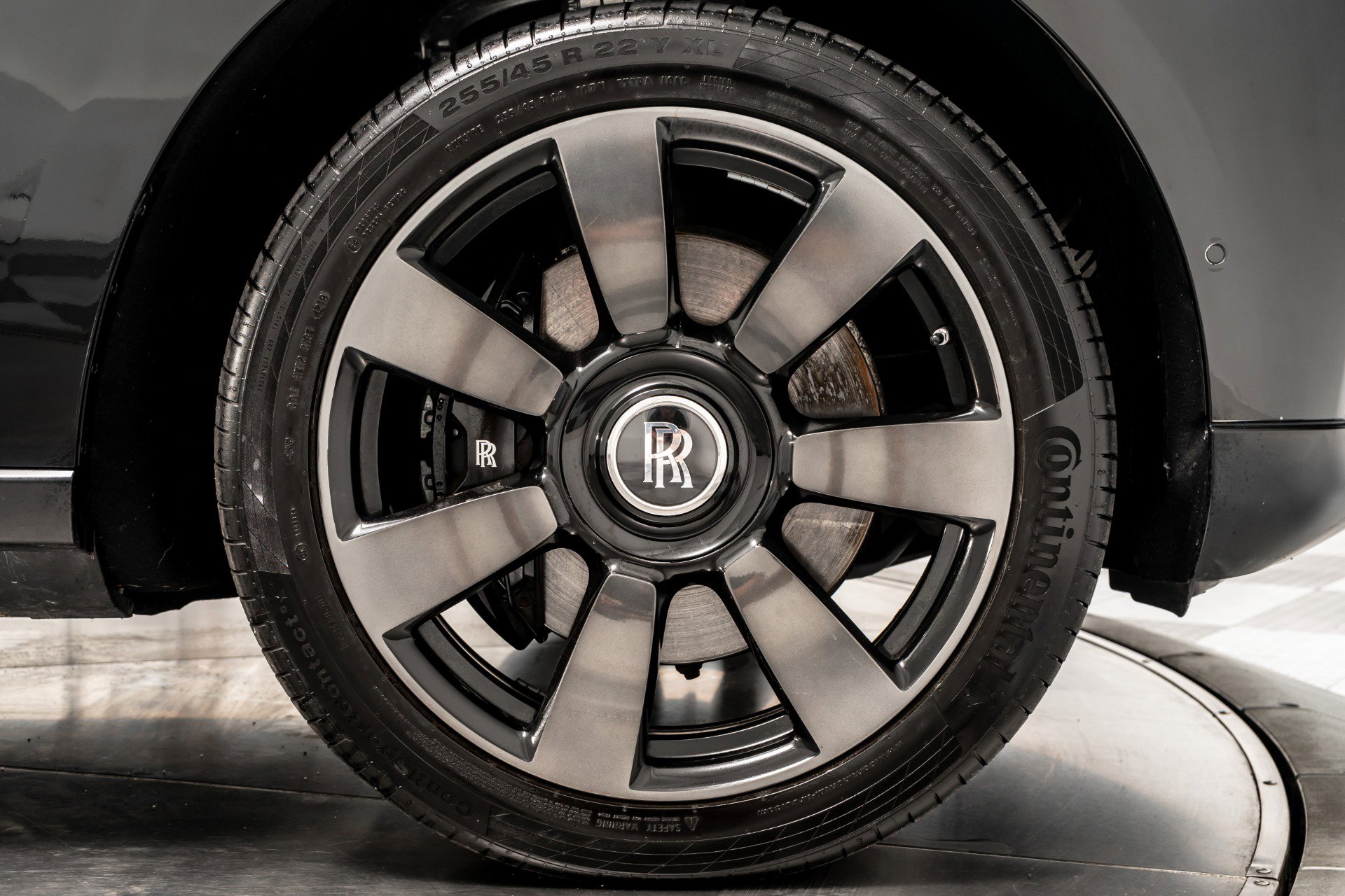 Used 2020 Rolls-Royce Cullinan AWD/4WD image 37