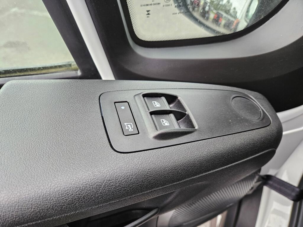 Used 2025 RAM ProMaster 2500 FWD image 16