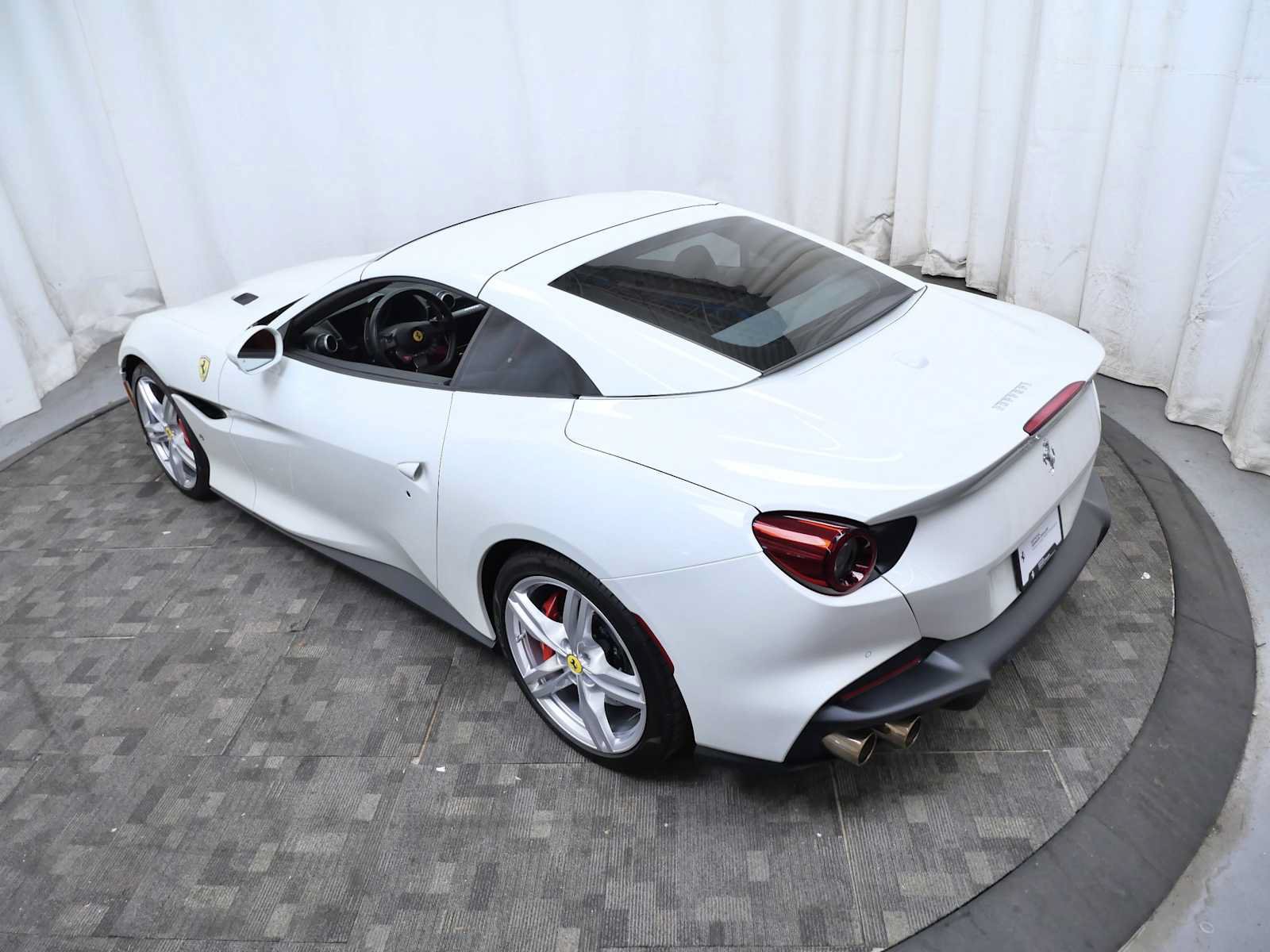 Certified 2022 Ferrari Portofino M RWD image 5