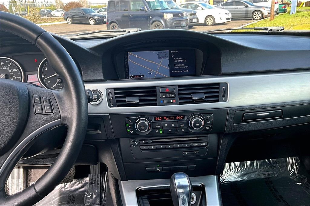 Used 2013 BMW 335i Convertible image 8