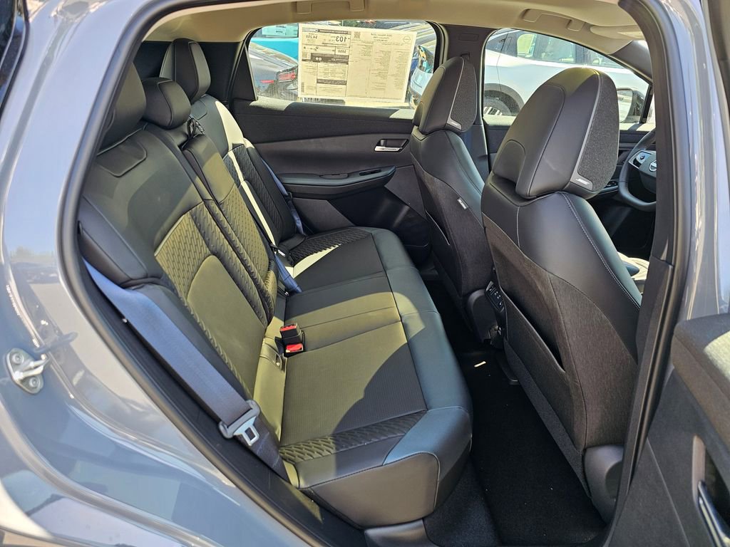 New 2026 Nissan Leaf Platinum+ w/ Cargo Package (Platinum+) FWD image 24