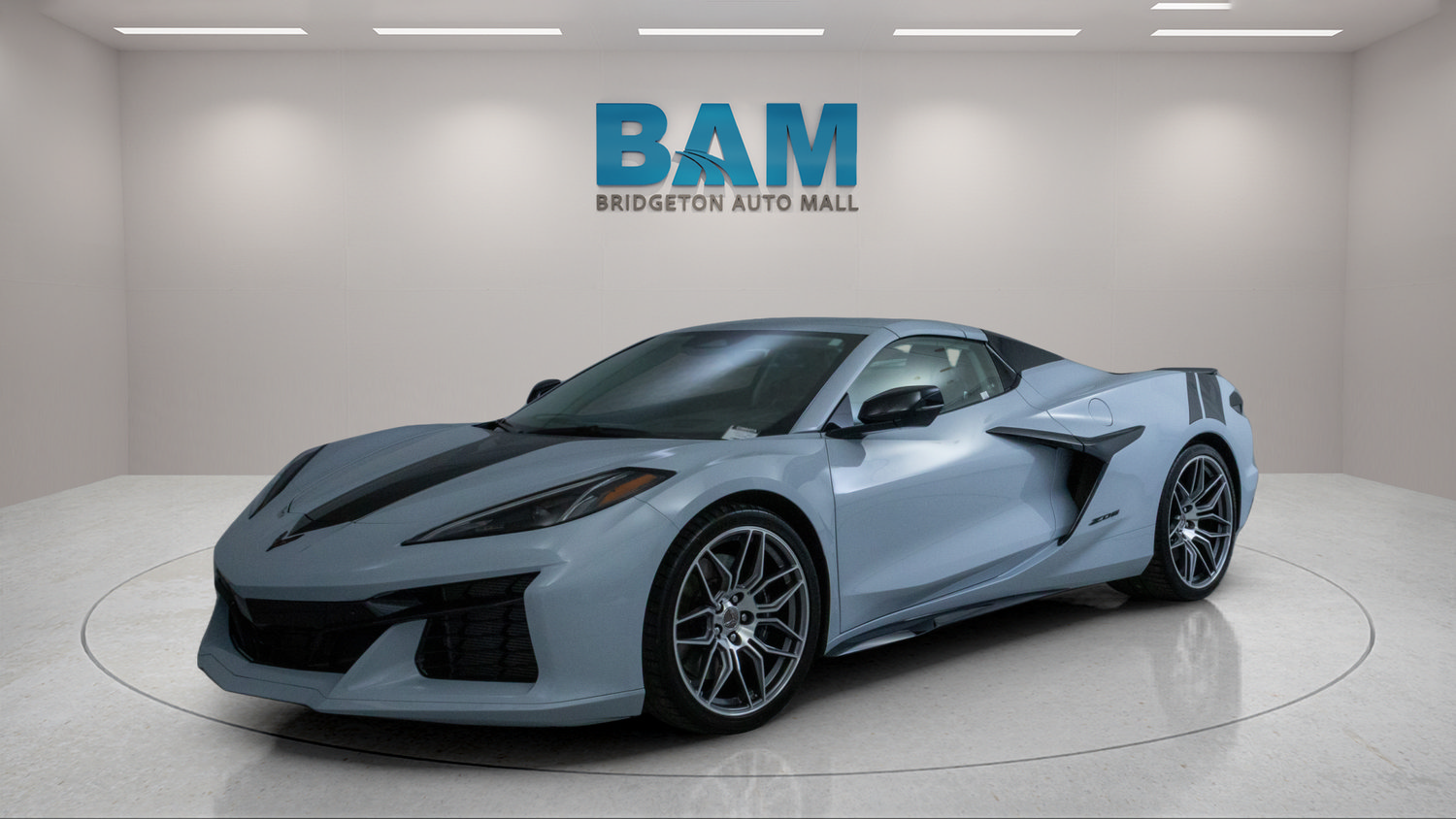 Used 2024 Chevrolet Corvette Z06 RWD image 3