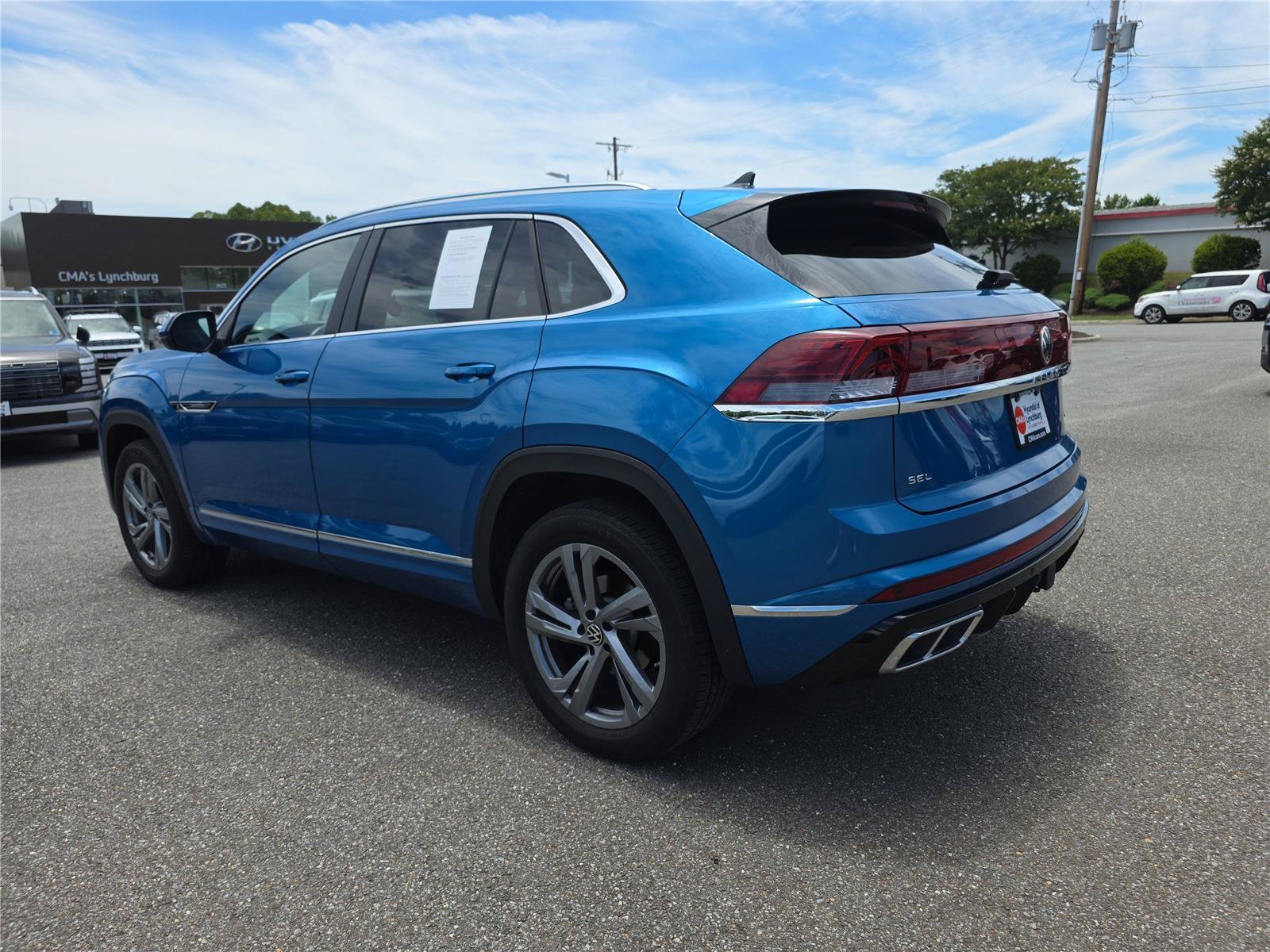 Used 2024 Volkswagen Atlas Cross Sport SEL R-Line AWD/4WD image 6