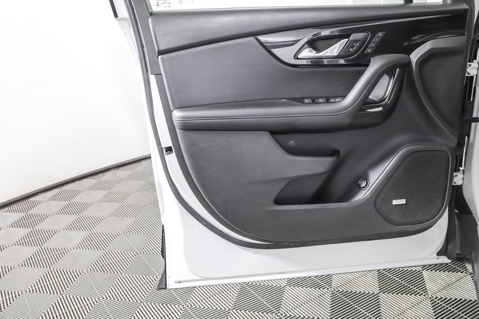 Used 2019 Chevrolet Blazer RS image 38