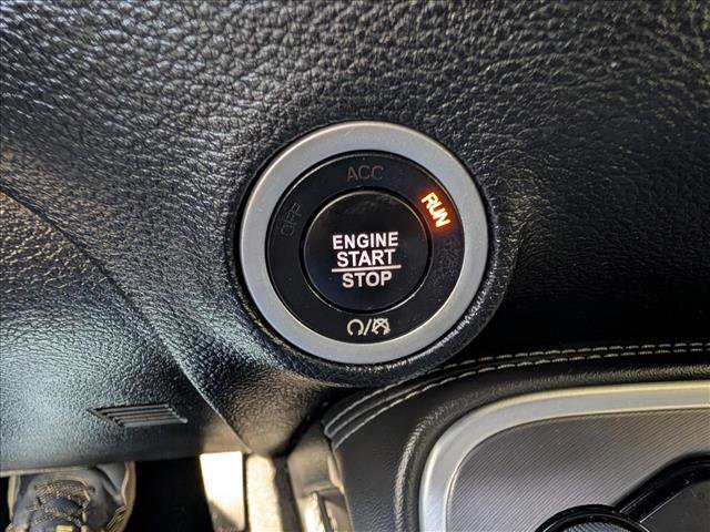 Used 2019 Dodge Challenger SXT RWD image 27
