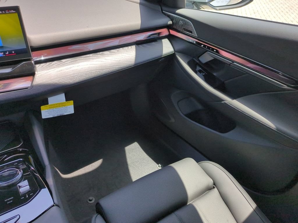 New 2027 BMW 530i xDrive w/ M Sport Package AWD/4WD image 17
