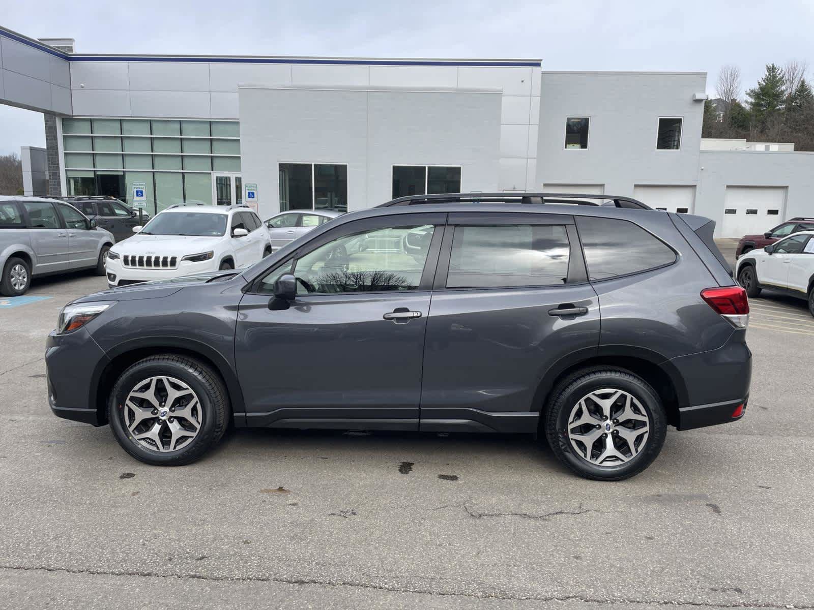 Used 2020 Subaru Forester Premium w/ Popular Package #1 AWD/4WD image 2