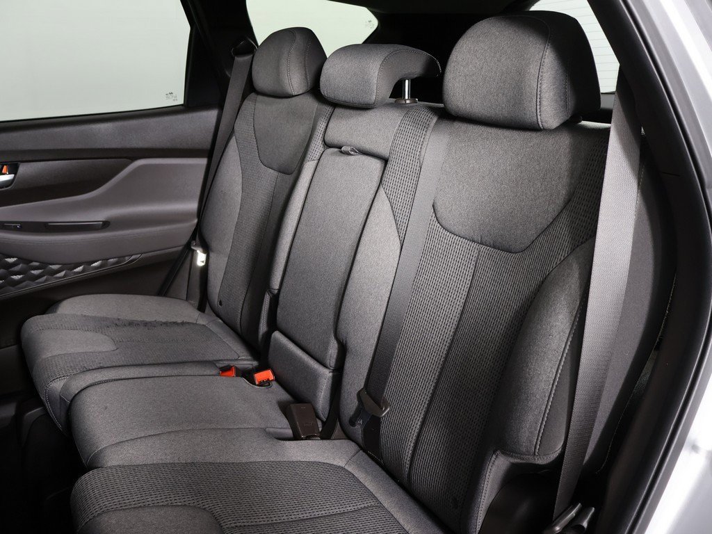 Used 2020 Hyundai Santa Fe SE image 25
