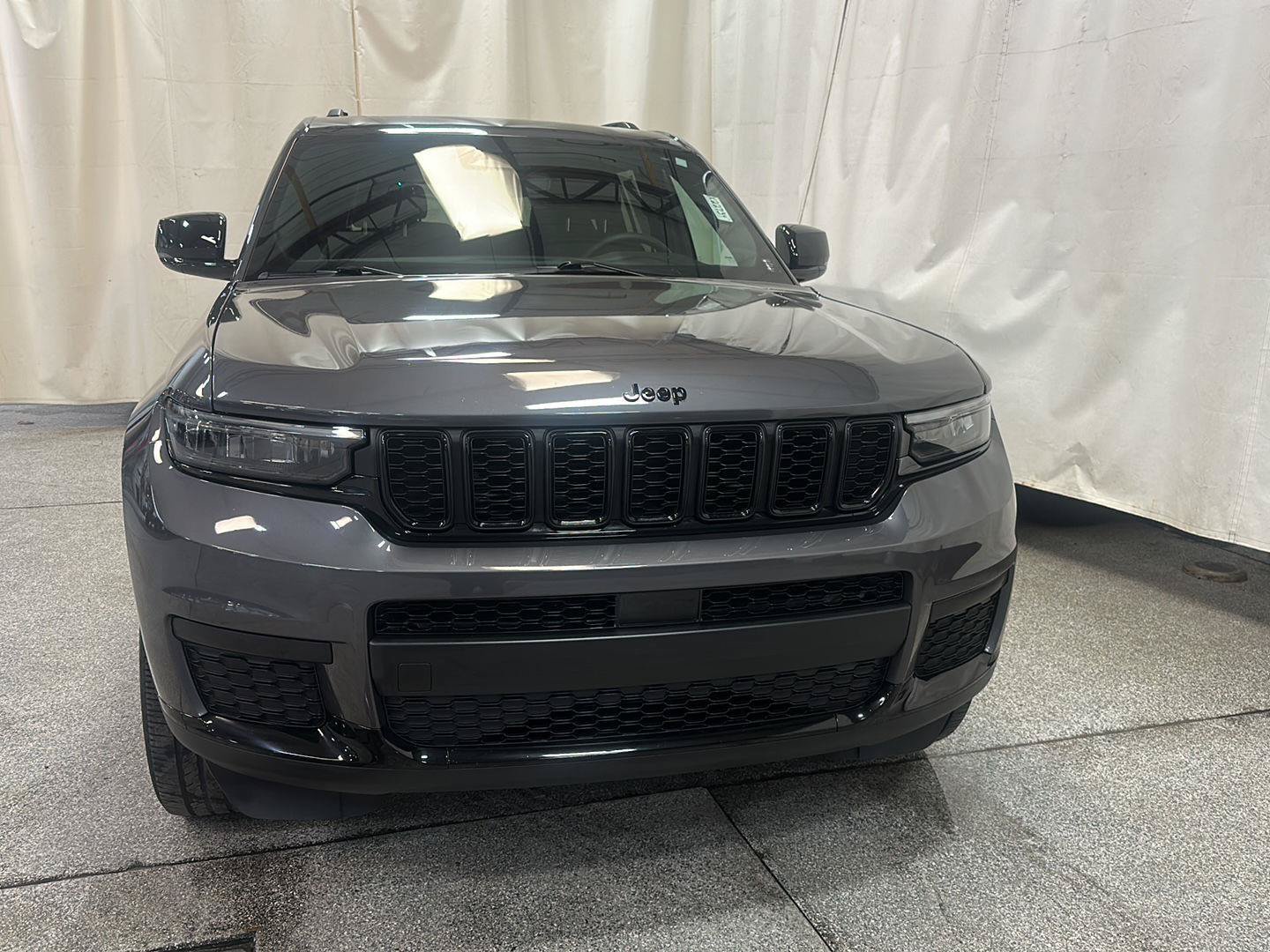 Certified 2024 Jeep Grand Cherokee L Altitude AWD/4WD image 8