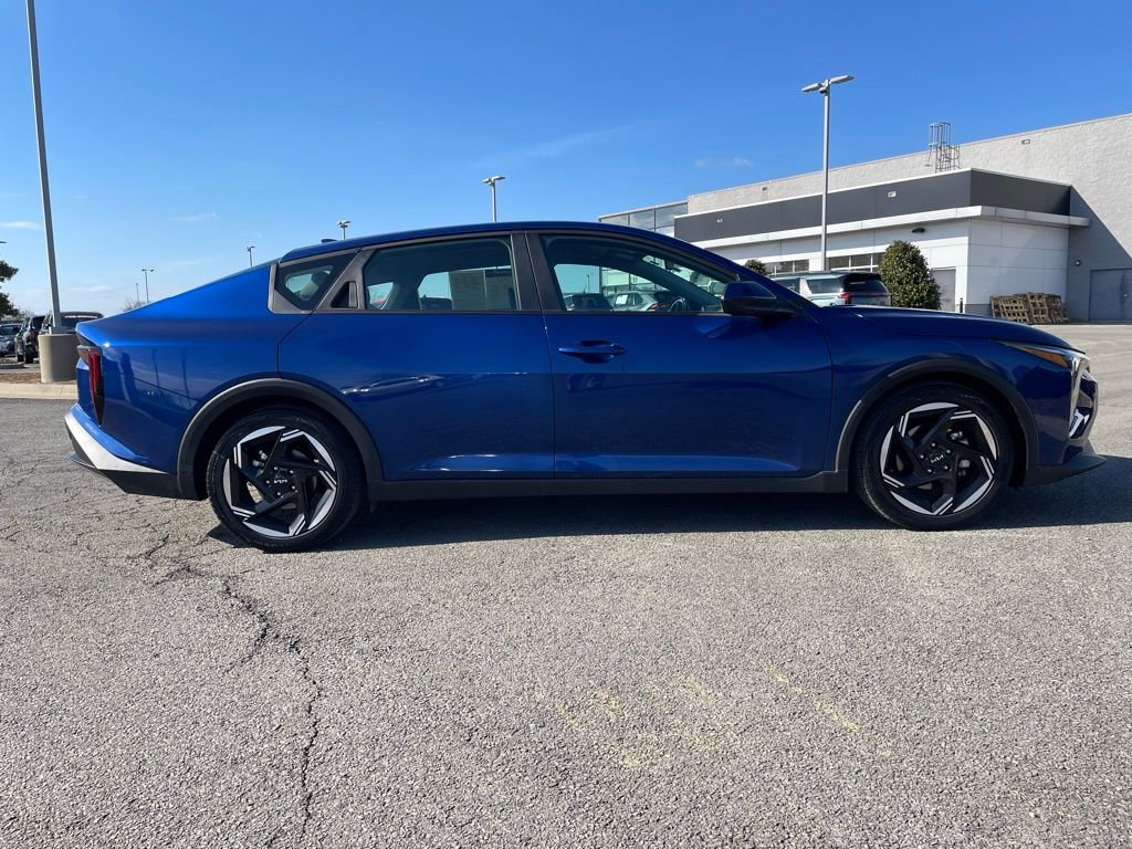 Used 2025 Kia K4 EX image 8
