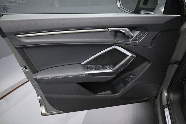 Used 2025 Audi Q3 2.0T Premium w/ Convenience Package AWD/4WD image 11