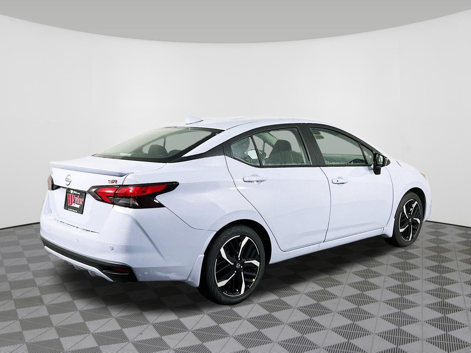 New 2025 Nissan Versa SR w/ Trunk Package FWD image 29