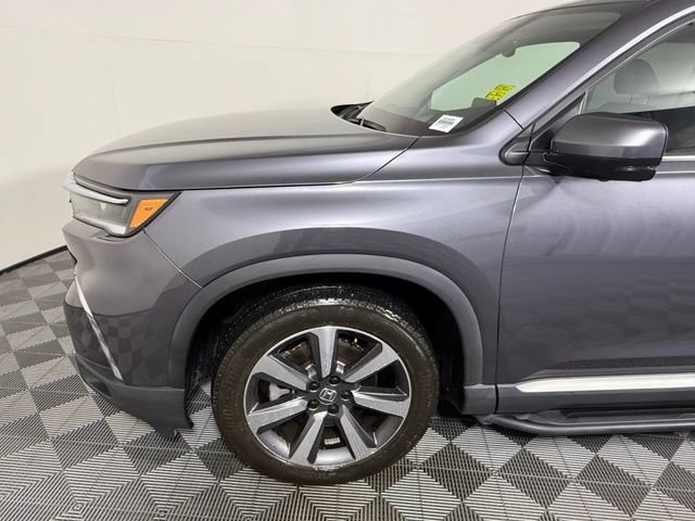 Used 2025 Honda Pilot Elite image 12