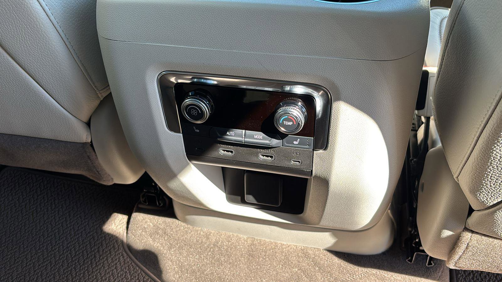 New 2026 GMC Yukon Denali w/ Advanced Technology Package image 25