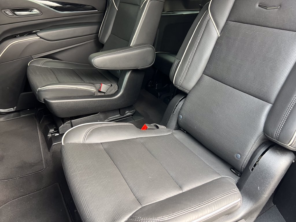 Used 2024 Cadillac Escalade ESV Sport AWD/4WD image 15