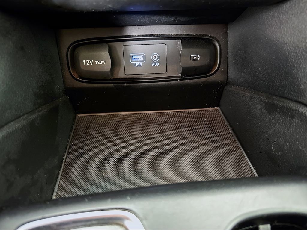 Used 2019 Hyundai Santa Fe SE image 33