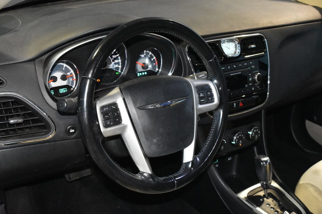 Used 2012 Chrysler 200 Touring FWD image 2