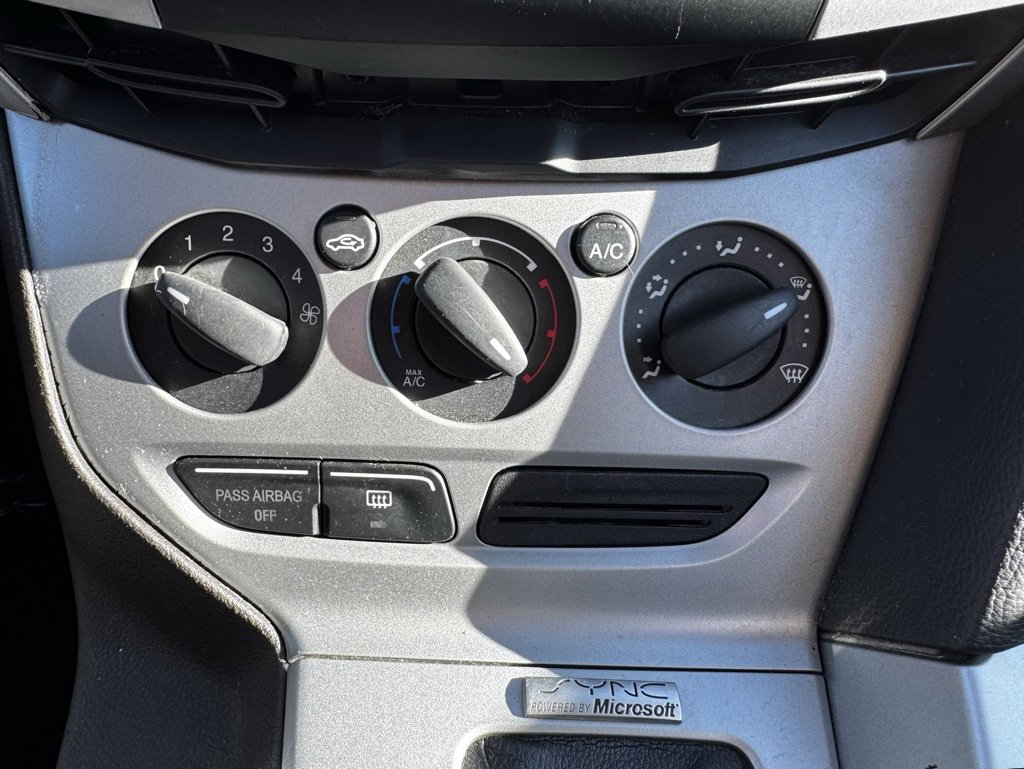 Used 2014 Ford Focus SE w/ Equipment Group 201A image 9