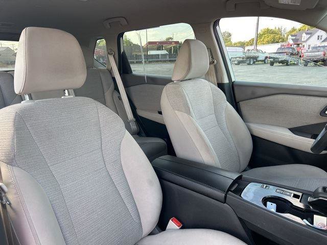 Used 2023 Nissan Rogue SV image 36