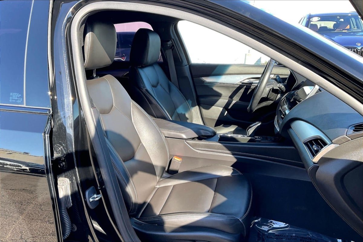 Used 2023 Cadillac CT5 Luxury RWD image 7