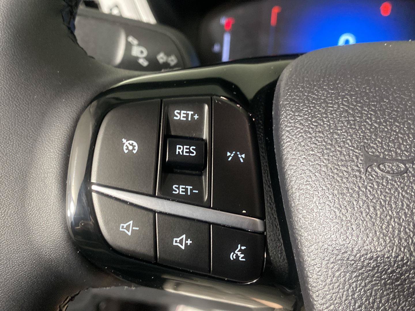 Used 2023 Ford Escape Active AWD/4WD image 13