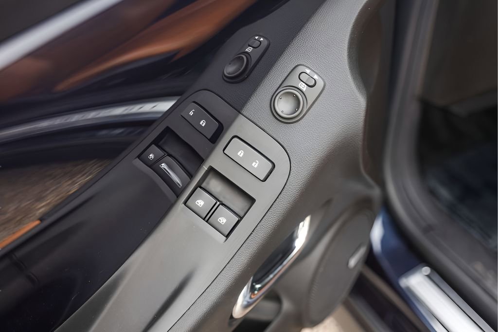 Used 2013 Chevrolet Camaro SS w/ Dusk Special Edition RWD image 25