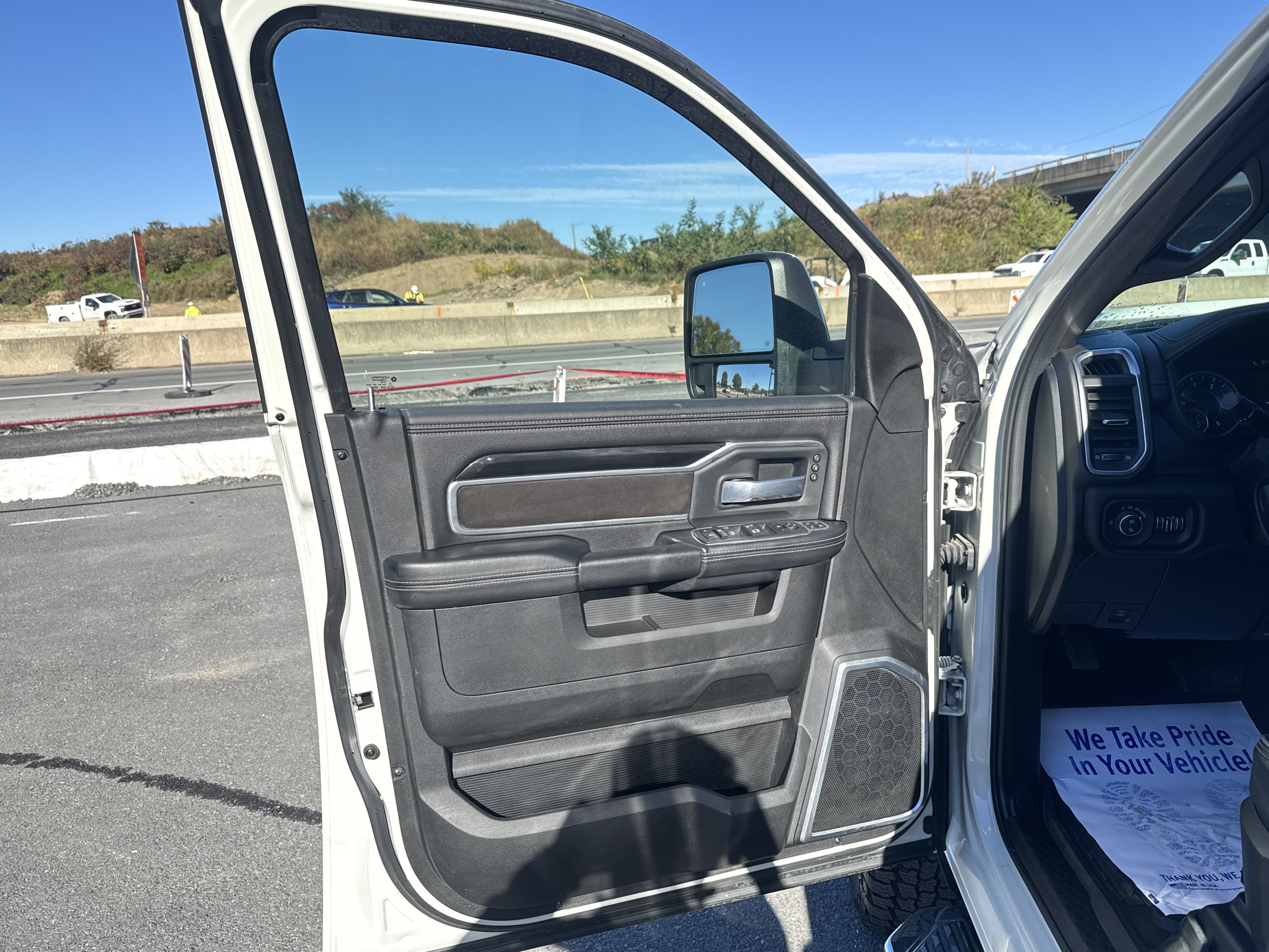 Used 2023 RAM 2500 Laramie AWD/4WD image 16