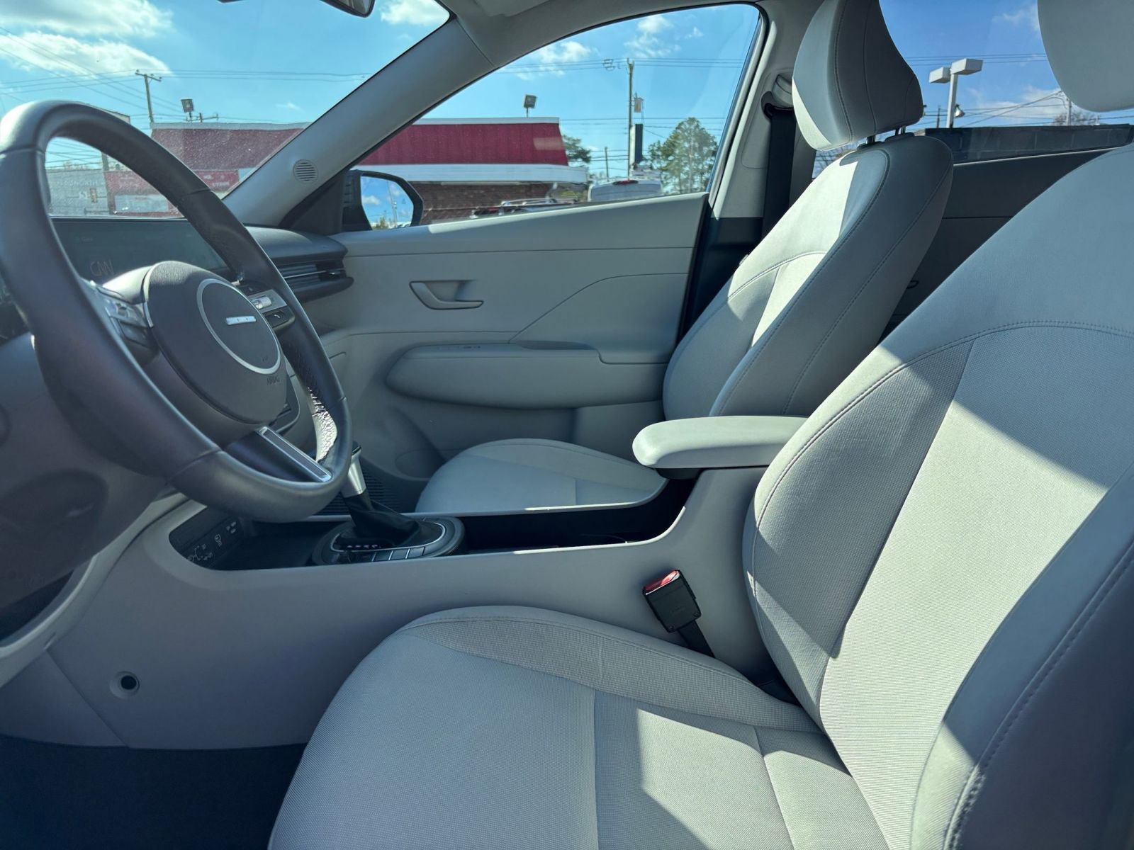 Used 2025 Hyundai Kona SEL image 27