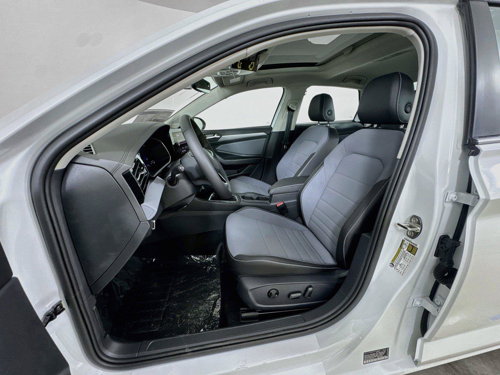New 2027 Volkswagen Jetta SE FWD image 20