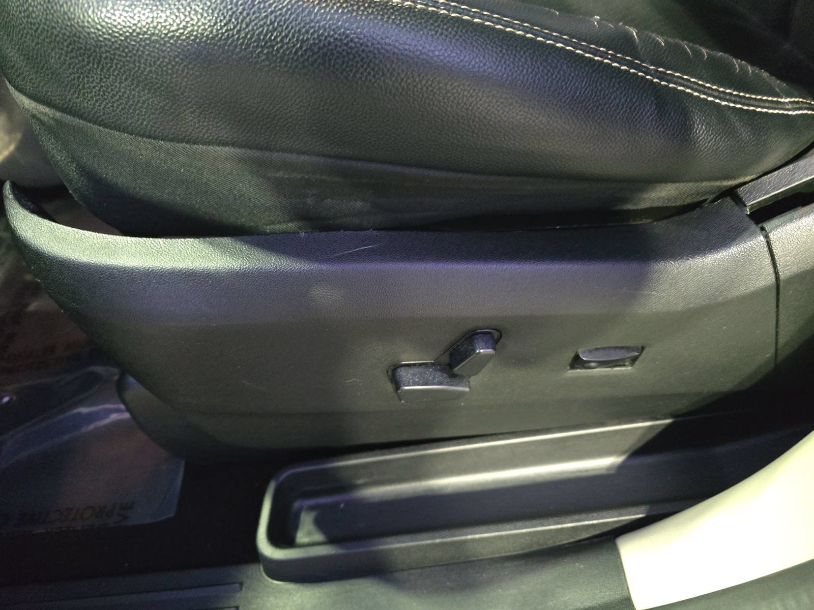 Used 2017 Dodge Grand Caravan SXT FWD image 29
