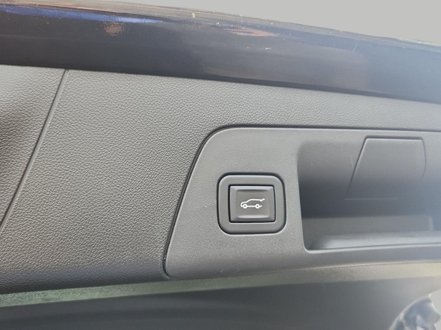 Used 2023 Buick Envision Essence AWD/4WD image 21