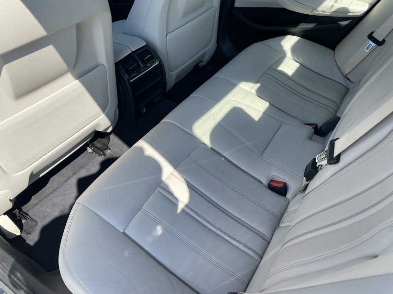 Used 2020 BMW 530i xDrive w/ Convenience Package AWD/4WD image 12