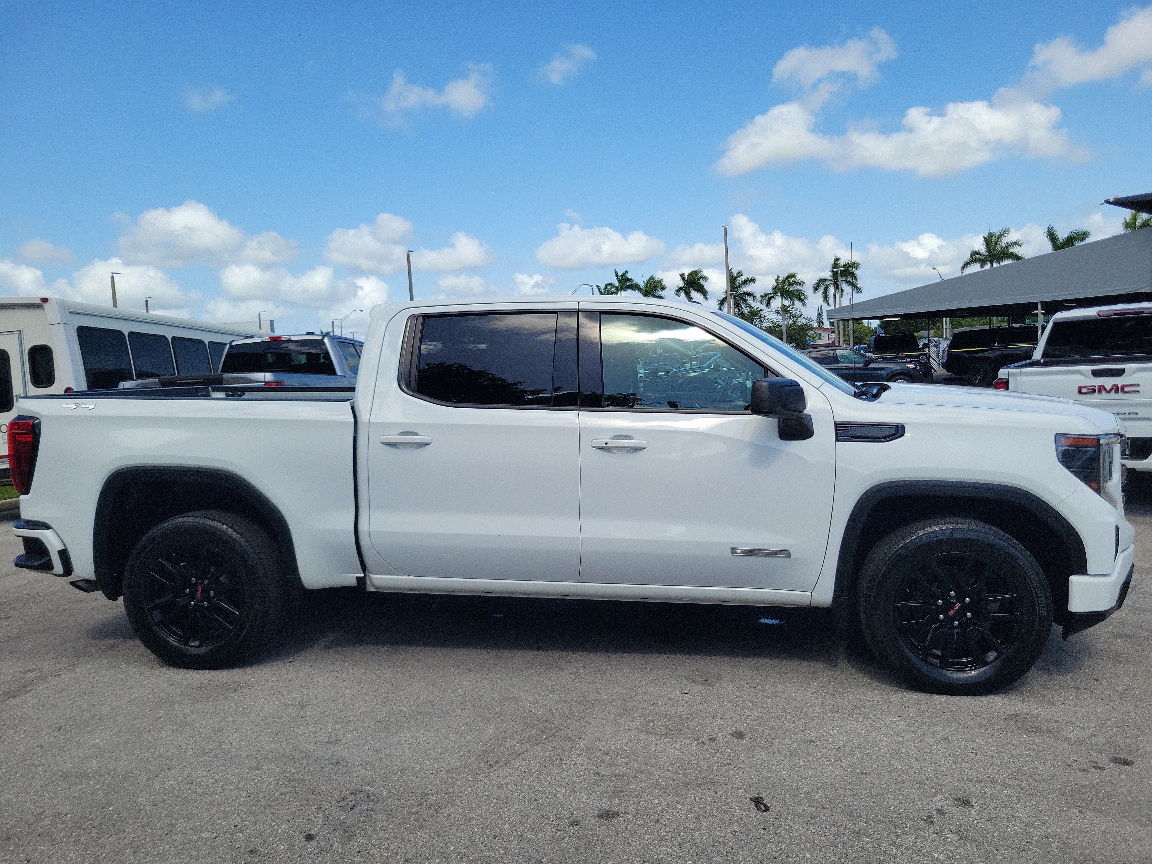 Used 2023 GMC Sierra 1500 Elevation AWD/4WD image 4