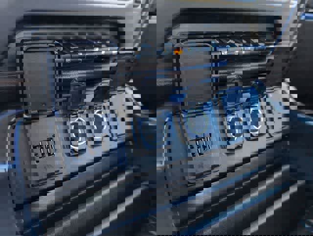 Used 2015 GMC Sierra 3500 Denali w/ Duramax Plus Package image 32