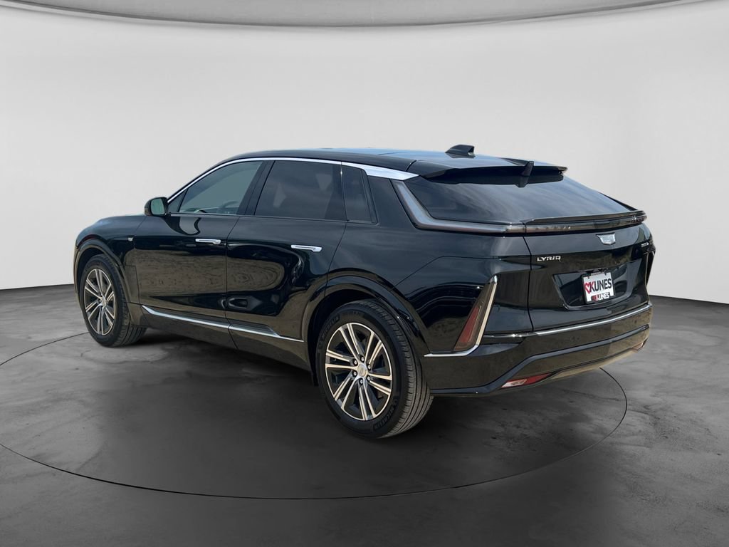 Used 2024 Cadillac Lyriq Luxury AWD/4WD image 8