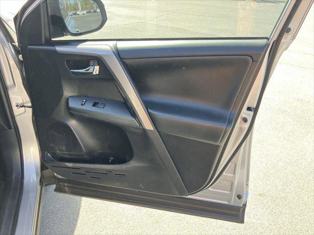 Certified 2018 Toyota RAV4 XLE FWD image 32