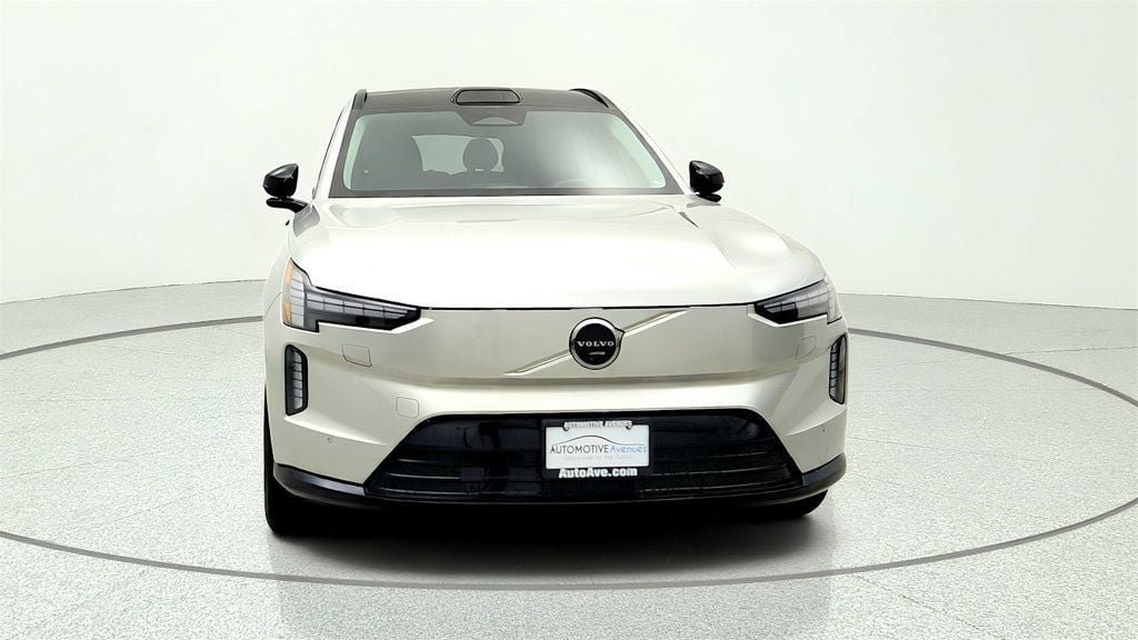 Used 2025 Volvo EX90 Ultra AWD/4WD image 2