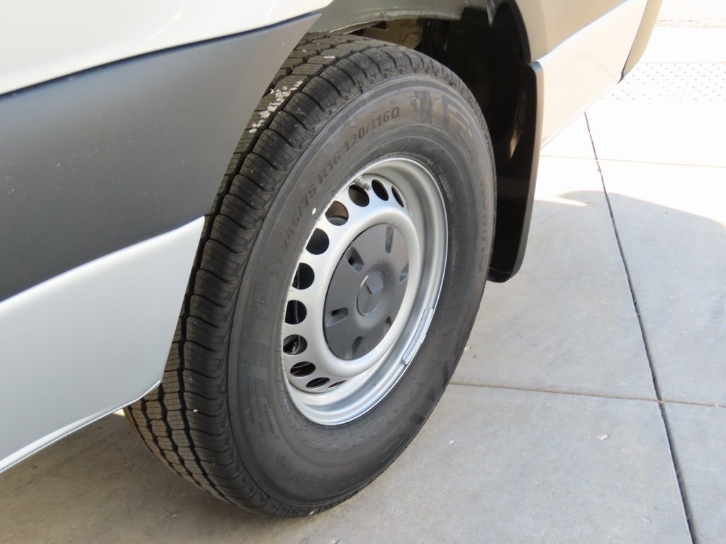 Used 2024 Mercedes-Benz Sprinter 2500 image 59