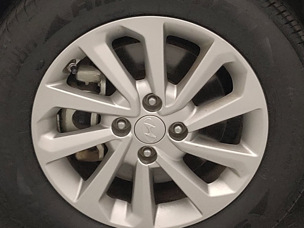 Used 2022 Hyundai Accent SEL FWD image 31