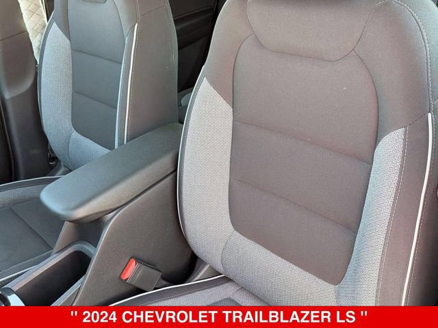 Used 2024 Chevrolet TrailBlazer LS AWD/4WD image 13
