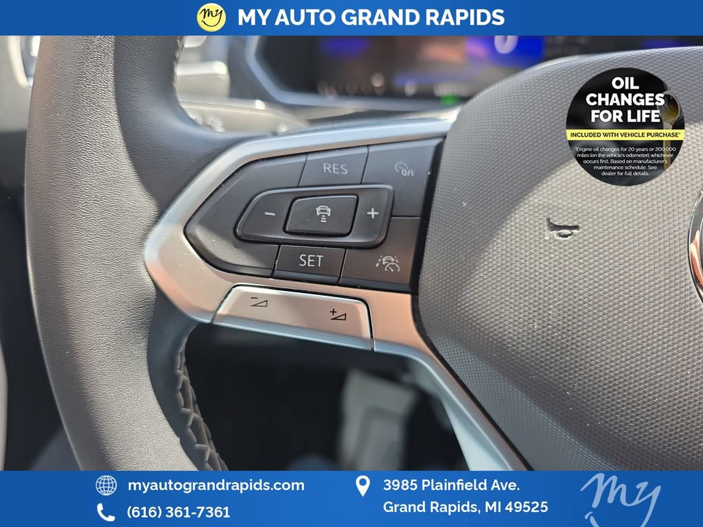 Used 2023 Volkswagen Tiguan SE AWD/4WD image 15
